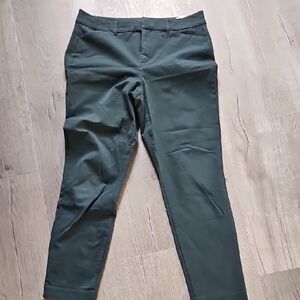 Old Navy Hunter Green Pixie  Pants